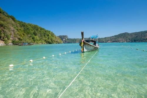 Phi Phi CoCo Beach Resort1