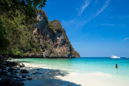 Phi Phi CoCo Beach Resort3