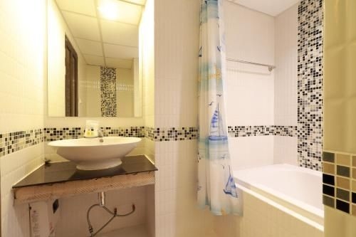 OYO The Bliss Hotel2