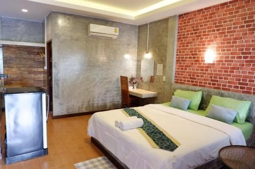 Tony Hotel0