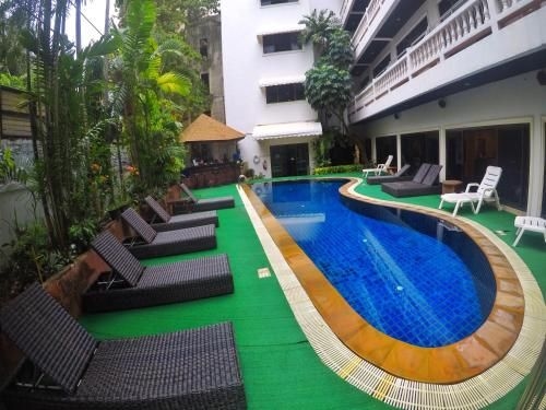 Happy Holiday Resort and Apartments Patong Beach0