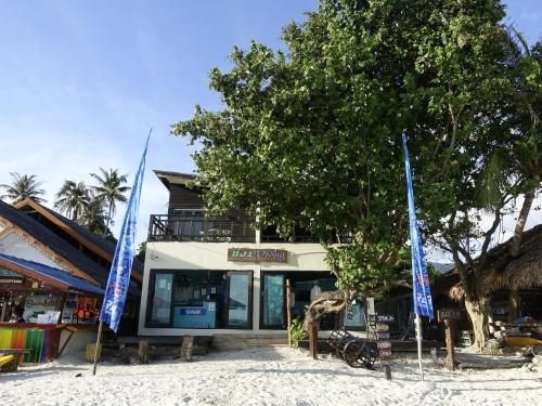 Beach Hostel0