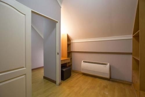 Young Place3