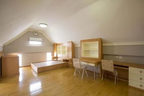 Young Place1