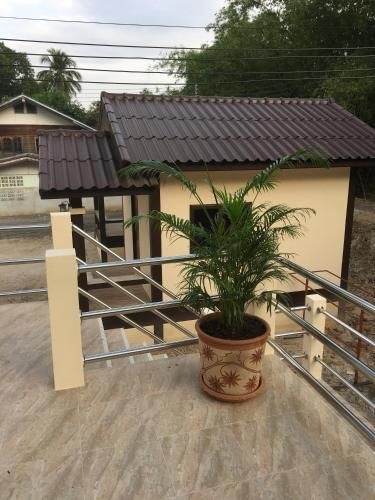 SUNRAY GUESTHOUSE1