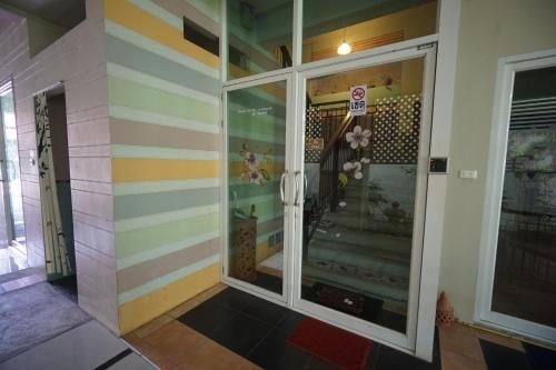 Baan Malee1