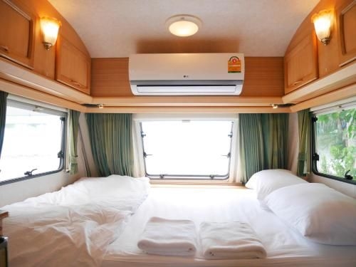 Samui Caravans2