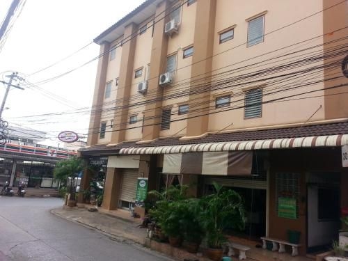 Roong-Arun Apartment1
