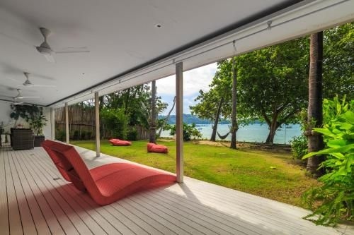 Beachfront Ao Yon villa by Lofty4