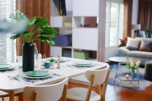 Manee Home4