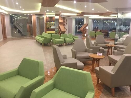 โรงแรมเซอร์คอน (Zircon Hotel)2
