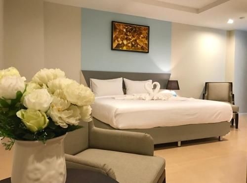 โรงแรมเซอร์คอน (Zircon Hotel)1