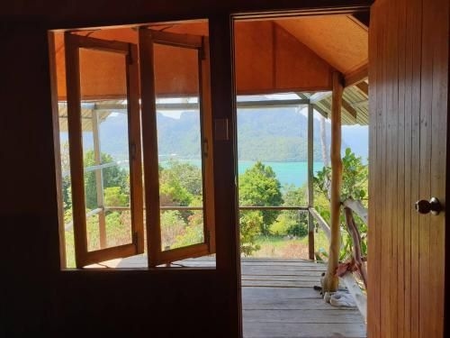 Bob Bar Near Phi Phi4