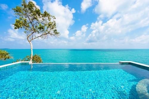 Amazing villa front beach2