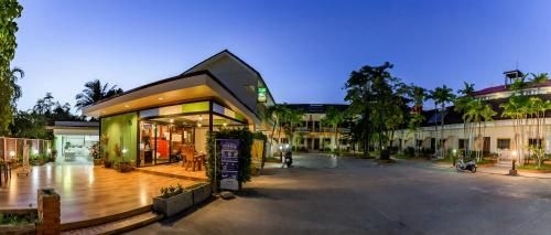 Coconut Resort Hotel2