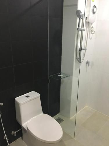 Ozone Condo Unit 8/2043