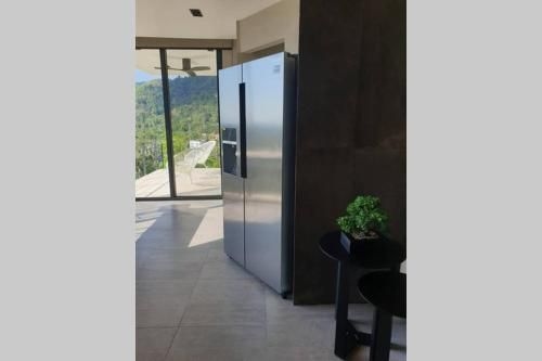 Modern Apartment with Full Panorama View3