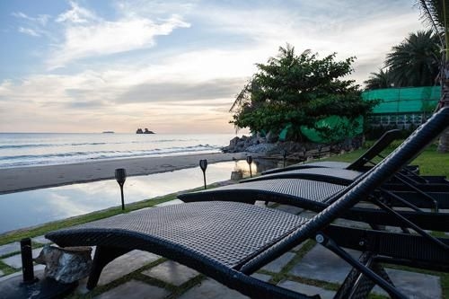 E234 Escape Beachfront Condominium3