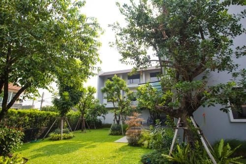 โรงแรมนายญ่า (Nai Ya Hotel)1