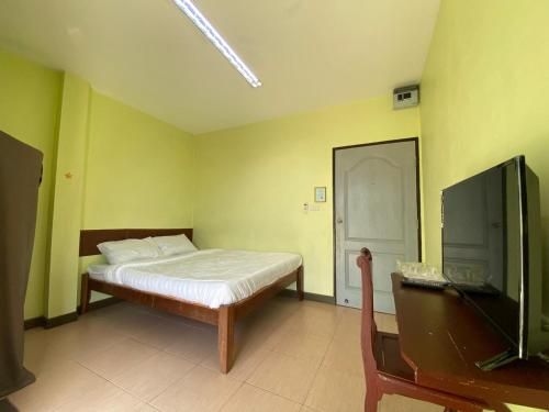 OYO 699 Mon Hostel0