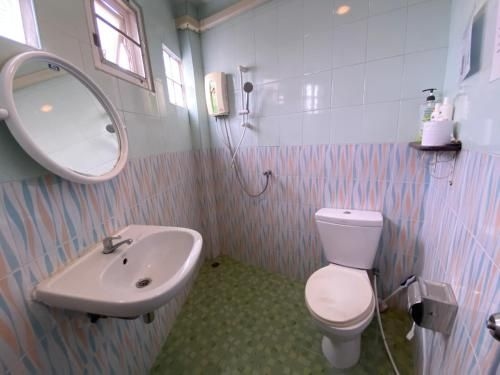 OYO 699 Mon Hostel3