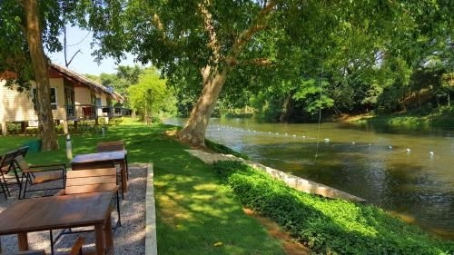 นรินฟ้า รีสอร์ท (Narinfha Resort)0