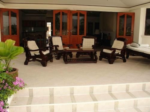 Laguna Villa1
