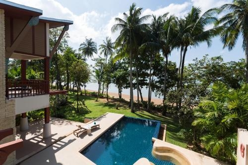 อมตะปุระ บีช ฟร้อนท์ วิลล่า 15 (Amatapura Beachfront Villa 15)0