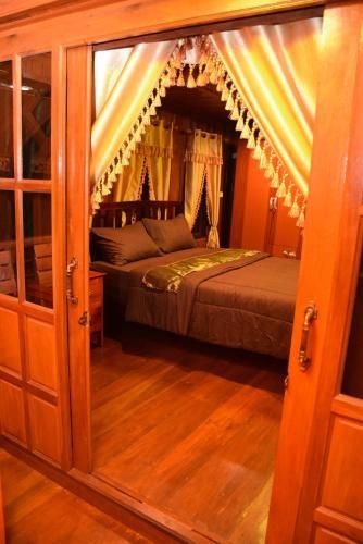 Linda's Place2