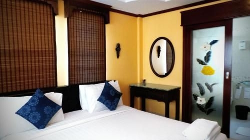 The Haven Hotel & Restaurant4