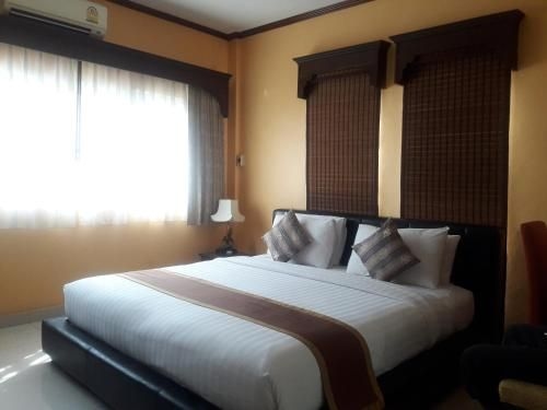 The Haven Hotel & Restaurant0