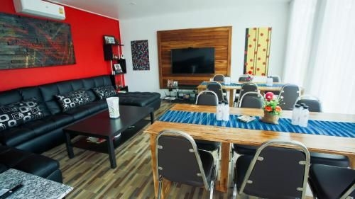 The Longhouse Boutique Bed & Breakfast (The Longhouse Boutique Bed And Breakfast)3