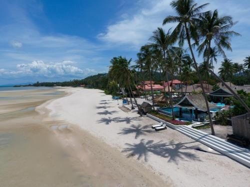 Beachfront Villa Baan Flora3
