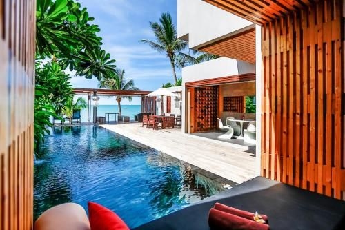 Pavilion Pool Residence0
