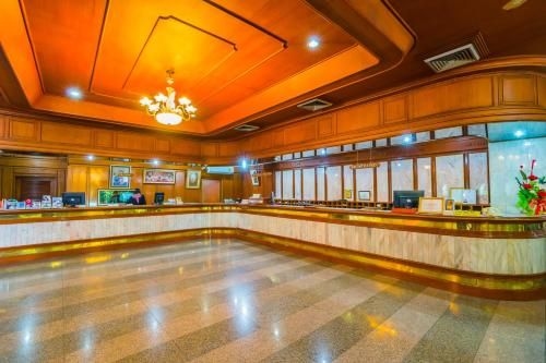 โรงแรมอลิซาเบธ (Elizabeth Hotel)0