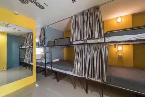 Peeraya Residence and Backpacker0