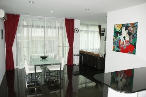 Kamala Regent0