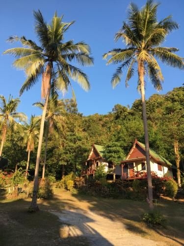 TP Hut Bungalows1