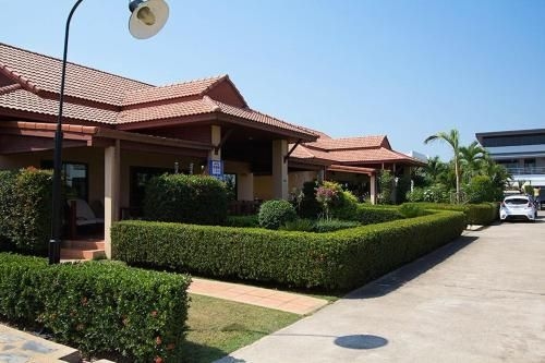 Sea Breeze House0