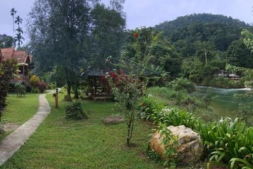 Khao Sok Riverfront Resort3
