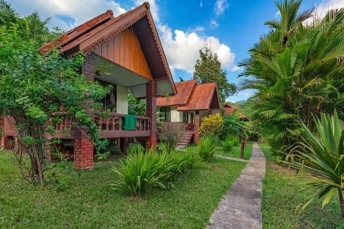 Khao Sok Riverfront Resort0