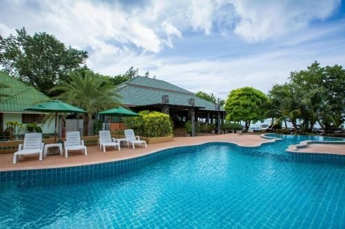 Phi Phi Andaman Beach Resort0