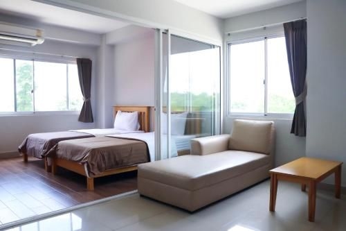 Grand Leo Condo2