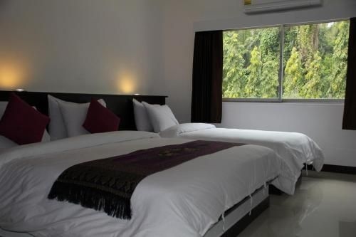 โรงแรมศรีชุมพร (Sri Chumphon Hotel)2