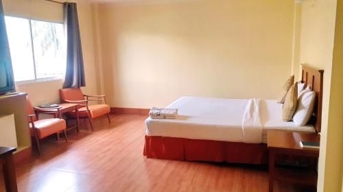 โรงแรมศรีชุมพร (Sri Chumphon Hotel)4