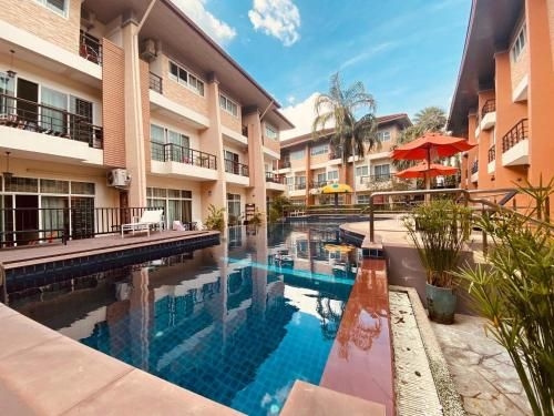Thalassa Pool Kata Beach0