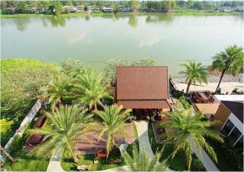โรงแรมเจ้าพระยาธารา ริเวอร์ไซด์ (Chaophayathara Riverside Hotel)1