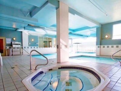 เบสต์ เวสเทิร์น พลัส คาลแกรี เซ็นเตอร์ อินน์ (Best Western Calgary Centre Inn)1