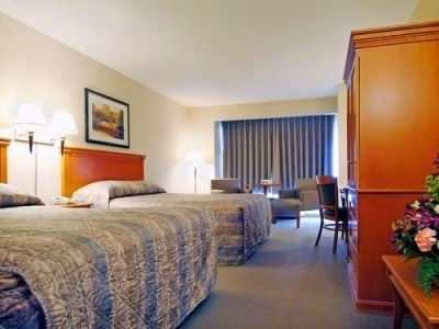 เบสต์ เวสเทิร์น พลัส คาลแกรี เซ็นเตอร์ อินน์ (Best Western Calgary Centre Inn)4