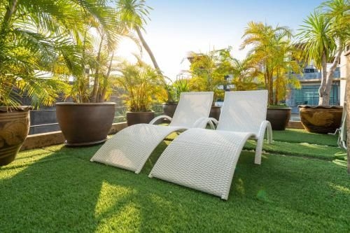 Beachfront luxury villa in Rawai3